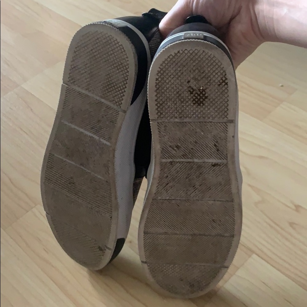 shoes - Picture 5 of 5